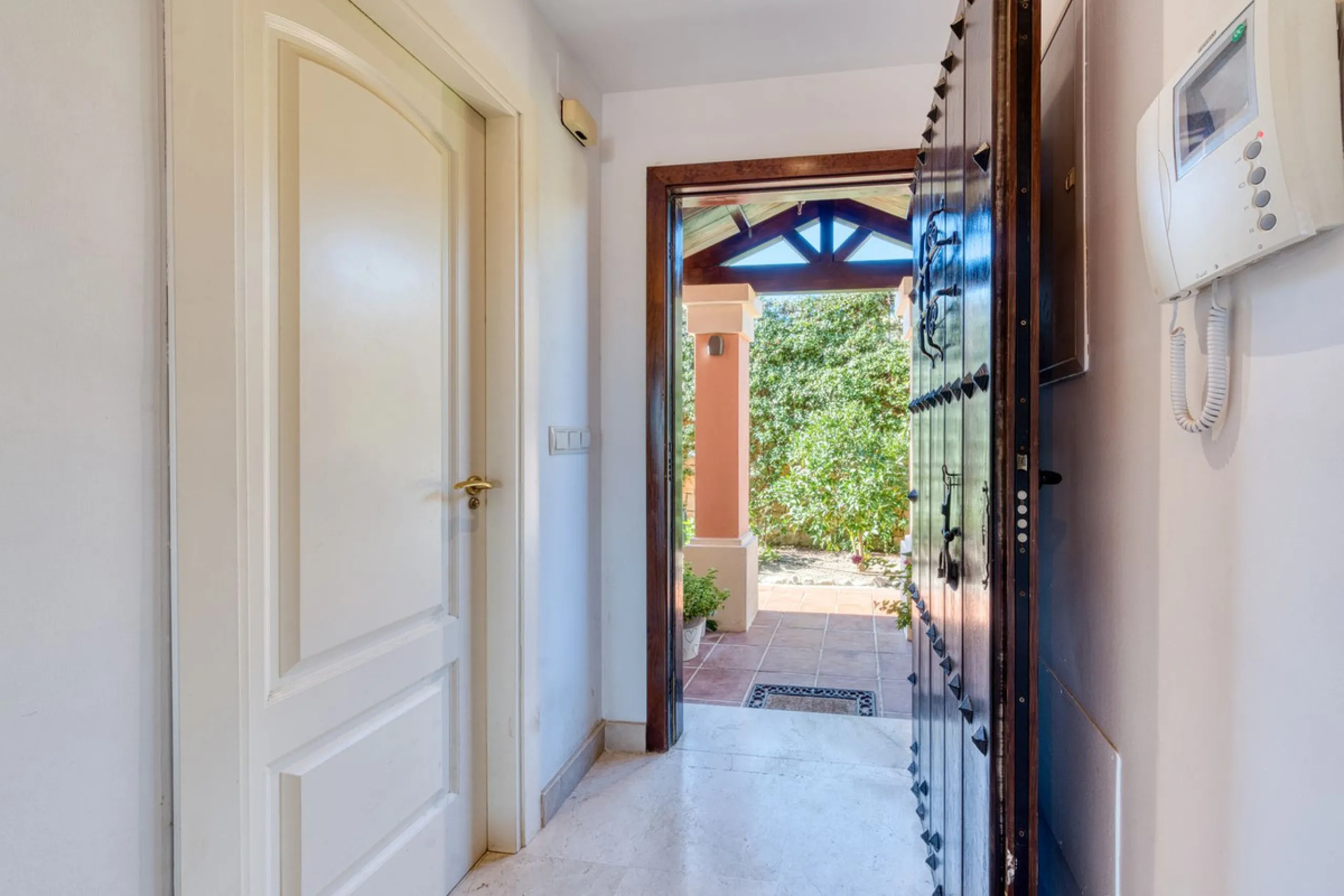 Refined Three-Bedroom Townhouse in an Exclusive Gated Community | Estepona