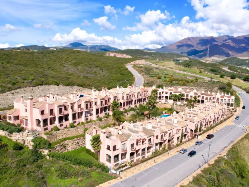 Refined Three-Bedroom Townhouse in an Exclusive Gated Community | Estepona