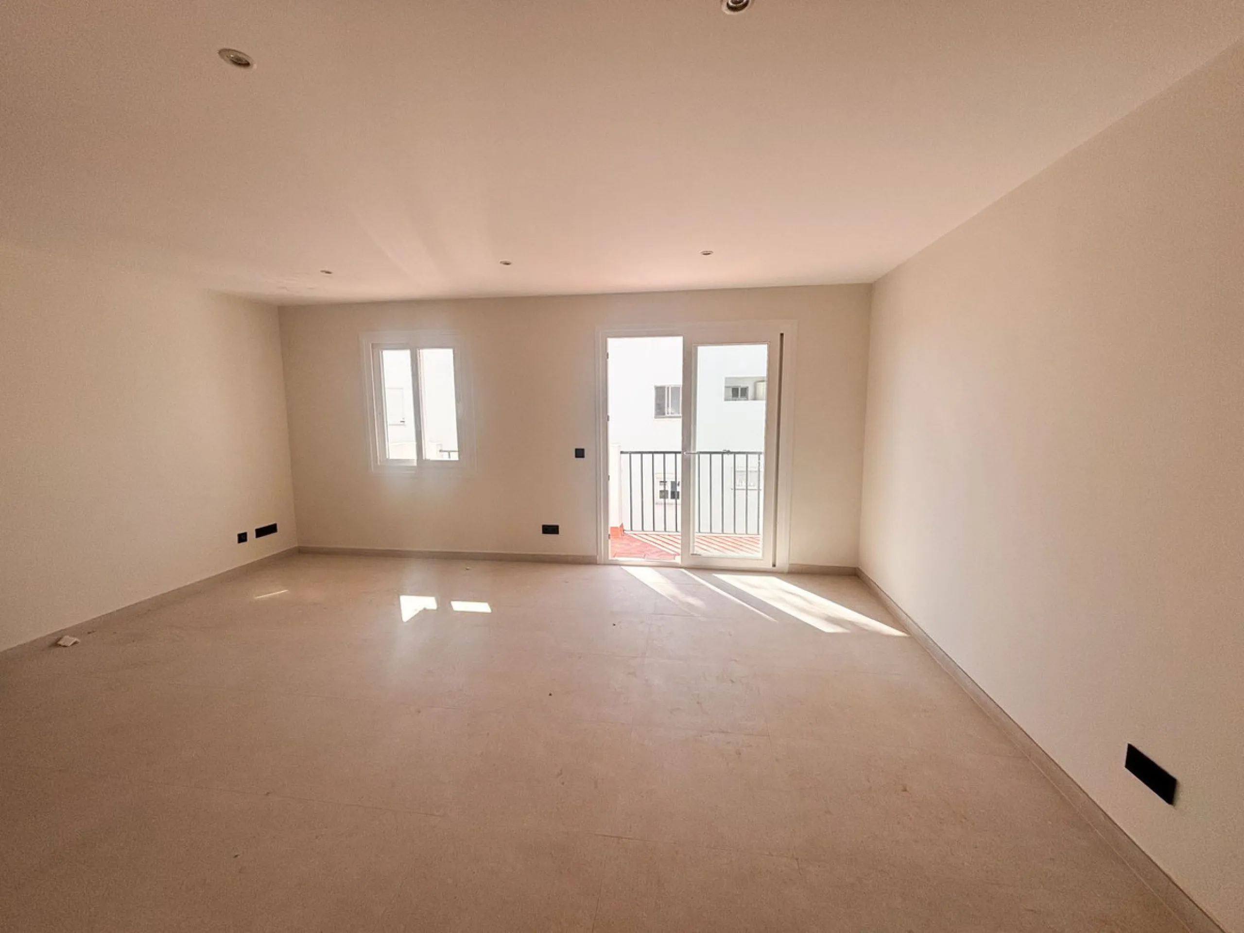 Bright and Modern 3-Bedroom Apartment in Selwo, Estepona