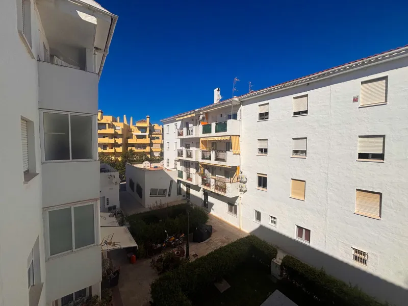 Bright and Modern 3-Bedroom Apartment in Selwo, Estepona