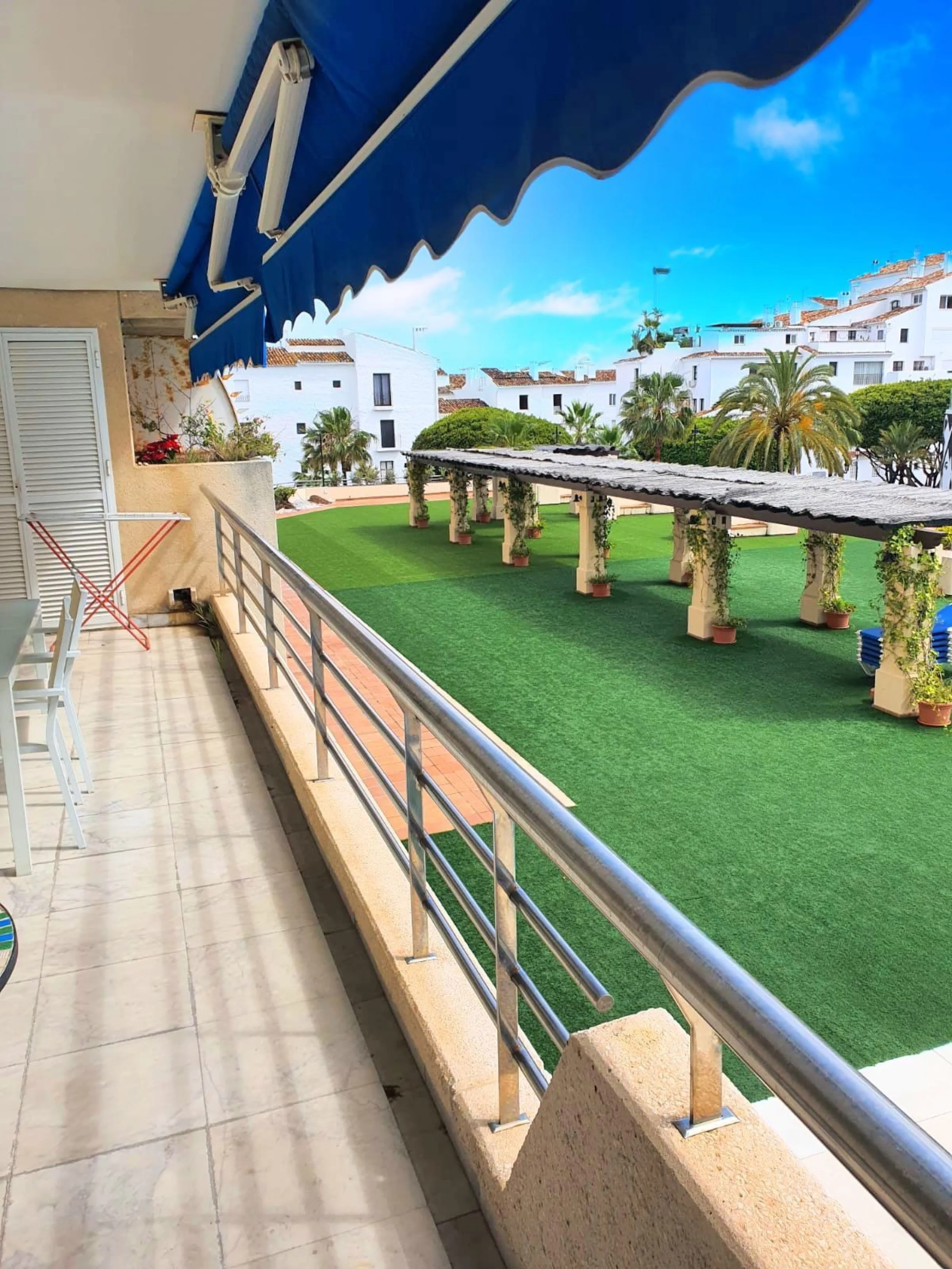 Nice apartment in the heart of Puerto Banus. Close to transport, sandy beach, restaurants and luxury stores such as El Corte Ingles. Apartment is available for rent long or short periods. It has 2 bedrooms (the master bedroom has its own bathroom).