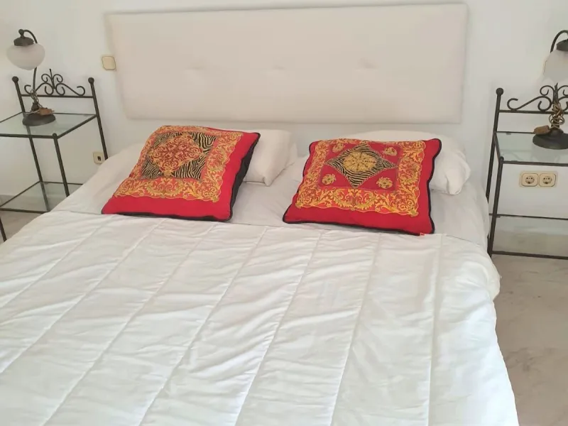 Nice apartment in the heart of Puerto Banus. Close to transport, sandy beach, restaurants and luxury stores such as El Corte Ingles. Apartment is available for rent long or short periods. It has 2 bedrooms (the master bedroom has its own bathroom).