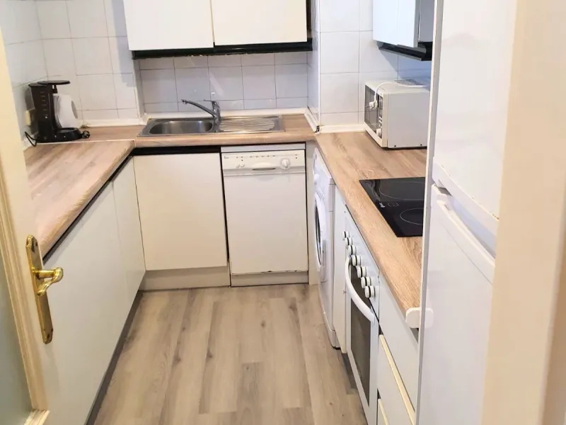 Nice apartment in the heart of Puerto Banus. Close to transport, sandy beach, restaurants and luxury stores such as El Corte Ingles. Apartment is available for rent long or short periods. It has 2 bedrooms (the master bedroom has its own bathroom).