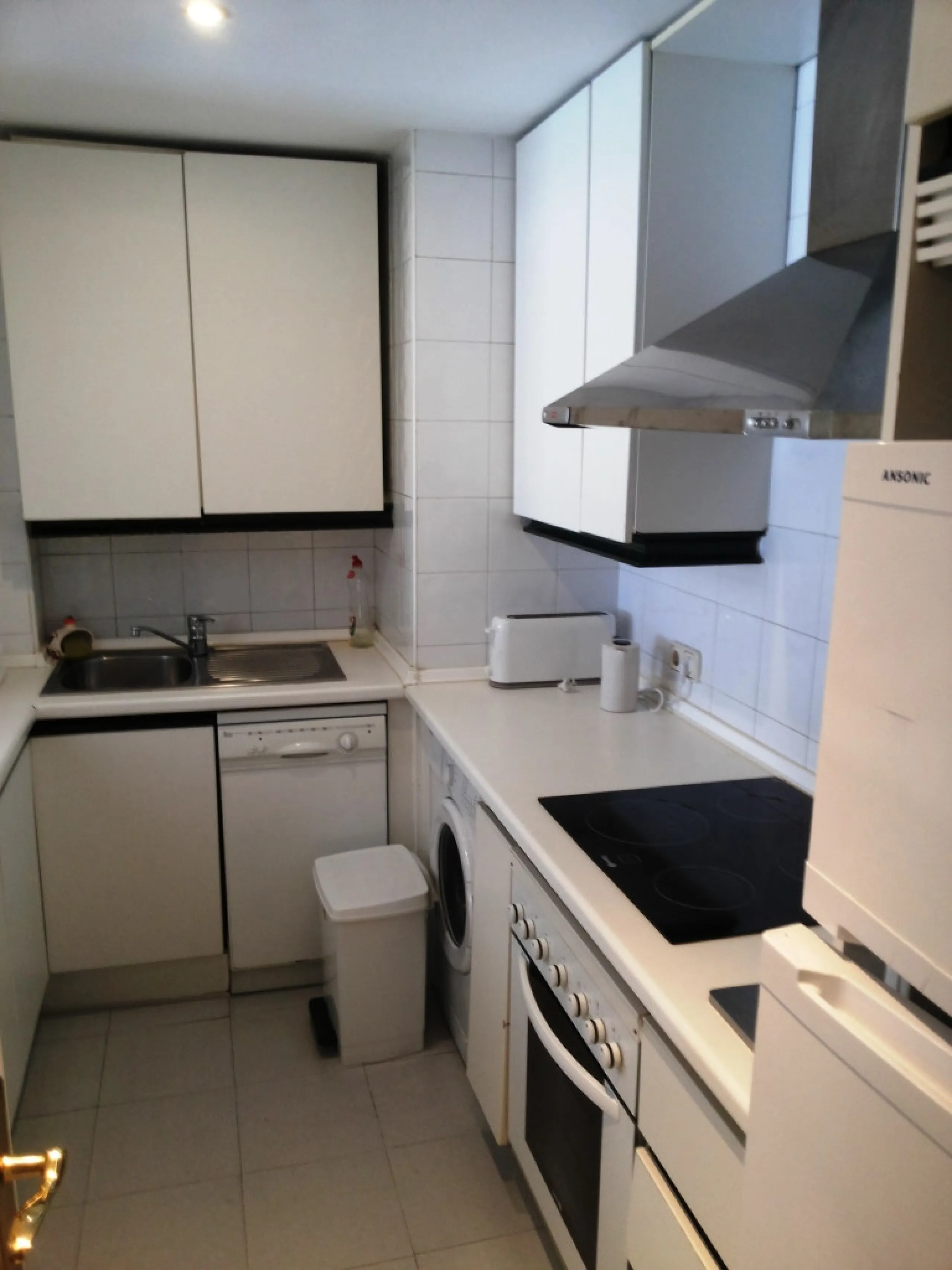 Nice apartment in the heart of Puerto Banus. Close to transport, sandy beach, restaurants and luxury stores such as El Corte Ingles. Apartment is available for rent long or short periods. It has 2 bedrooms (the master bedroom has its own bathroom).