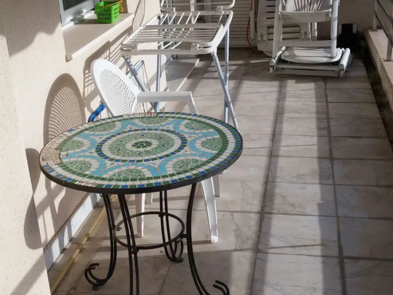Nice apartment in the heart of Puerto Banus. Close to transport, sandy beach, restaurants and luxury stores such as El Corte Ingles. Apartment is available for rent long or short periods. It has 2 bedrooms (the master bedroom has its own bathroom).