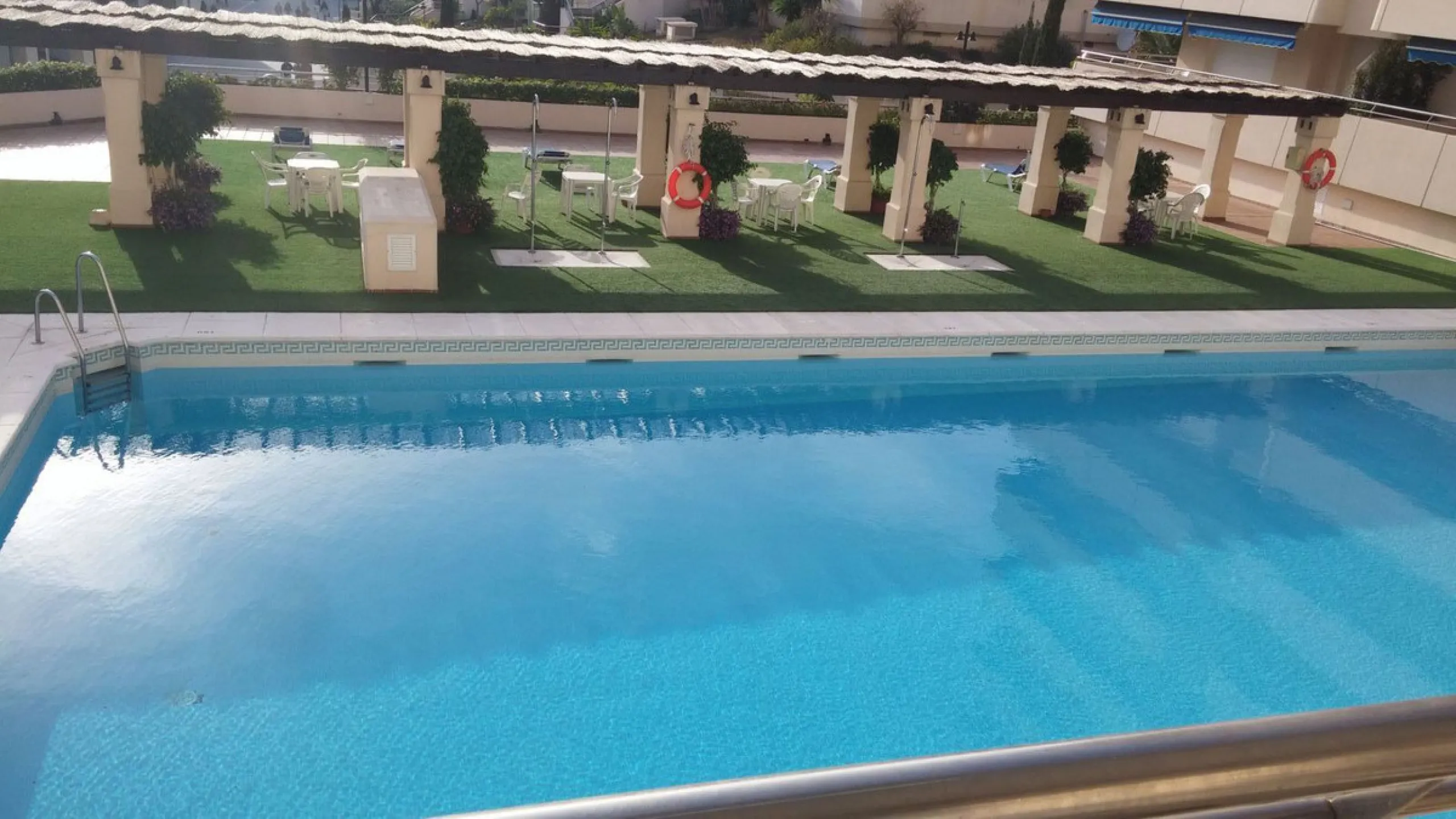 Nice apartment in the heart of Puerto Banus. Close to transport, sandy beach, restaurants and luxury stores such as El Corte Ingles. Apartment is available for rent long or short periods. It has 2 bedrooms (the master bedroom has its own bathroom).