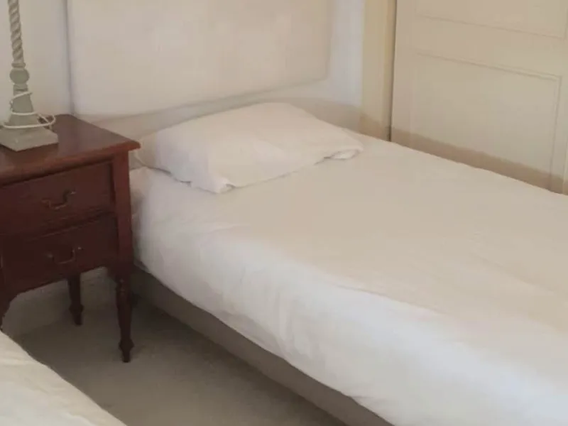 Nice apartment in the heart of Puerto Banus. Close to transport, sandy beach, restaurants and luxury stores such as El Corte Ingles. Apartment is available for rent long or short periods. It has 2 bedrooms (the master bedroom has its own bathroom).