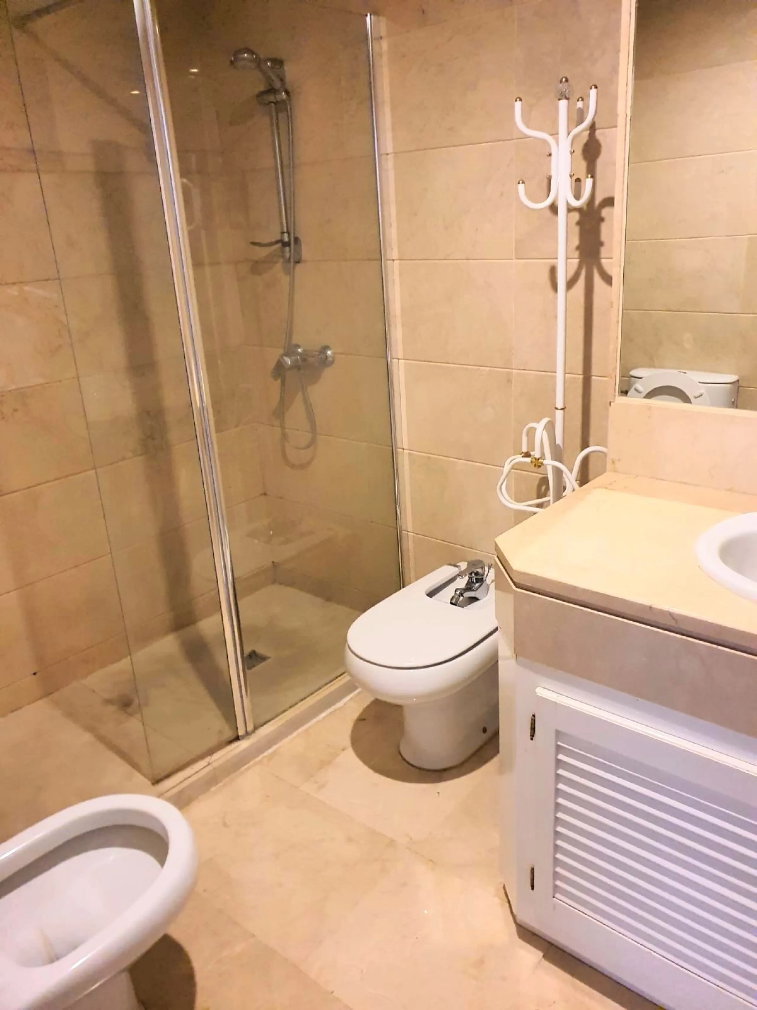 Nice apartment in the heart of Puerto Banus. Close to transport, sandy beach, restaurants and luxury stores such as El Corte Ingles. Apartment is available for rent long or short periods. It has 2 bedrooms (the master bedroom has its own bathroom).