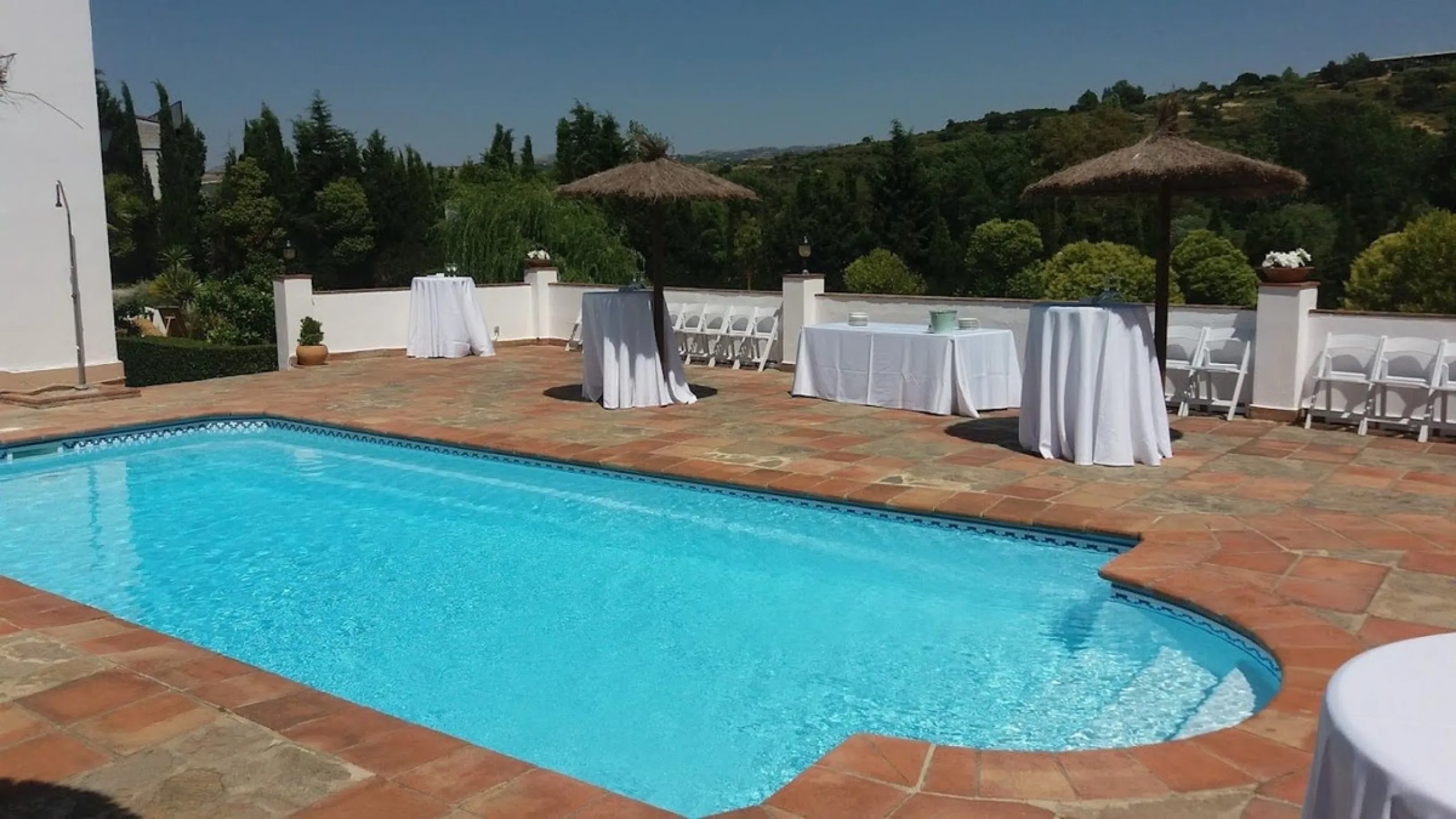 Discover the ultimate Andalusian retreat. A 4-star boutique estate offers a rare blend of historic charm and modern luxury, just 10 minutes from the iconic center of Ronda. This impeccably restored 7-bedroom Cortijo (traditional farmhouse) nestled in the 