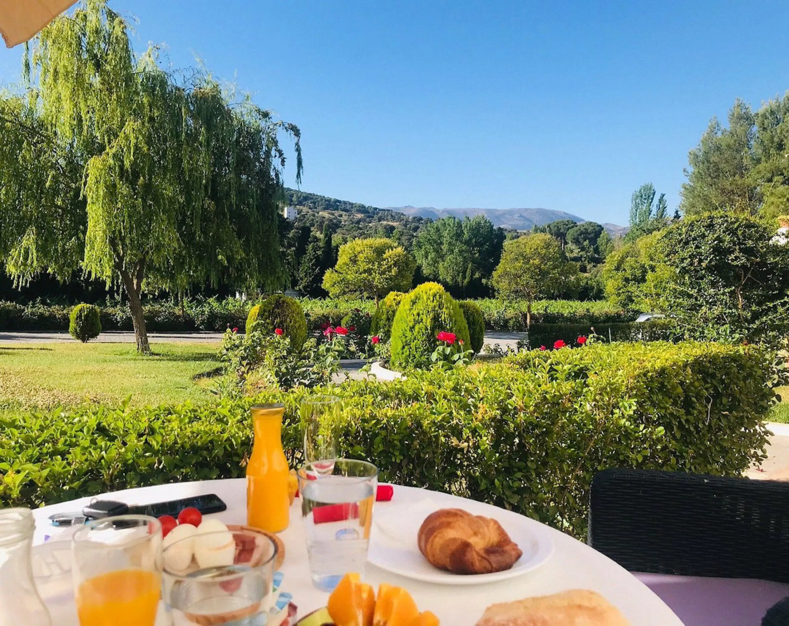 Discover the ultimate Andalusian retreat. A 4-star boutique estate offers a rare blend of historic charm and modern luxury, just 10 minutes from the iconic center of Ronda. This impeccably restored 7-bedroom Cortijo (traditional farmhouse) nestled in the 