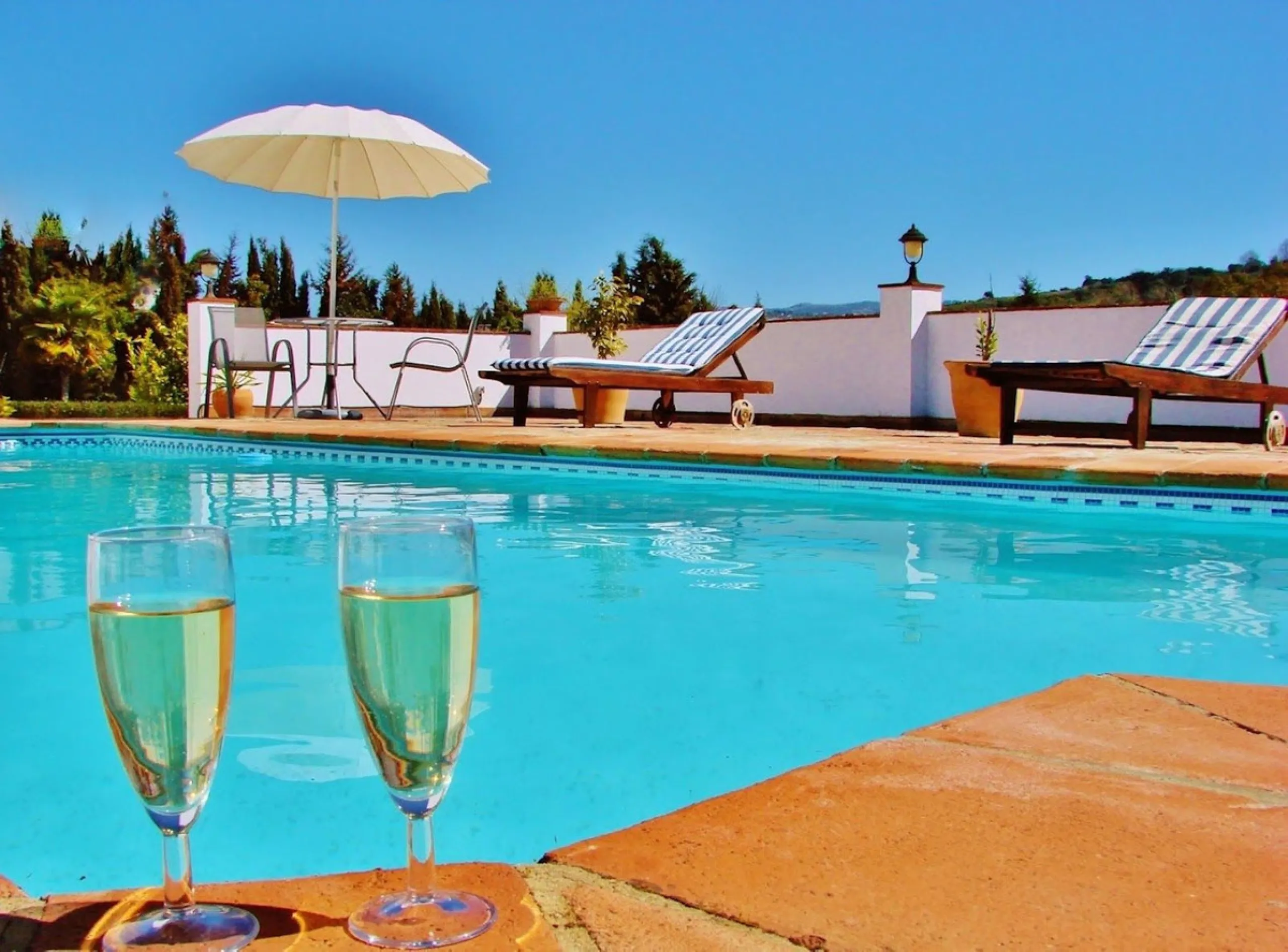 Discover the ultimate Andalusian retreat. A 4-star boutique estate offers a rare blend of historic charm and modern luxury, just 10 minutes from the iconic center of Ronda. This impeccably restored 7-bedroom Cortijo (traditional farmhouse) nestled in the 