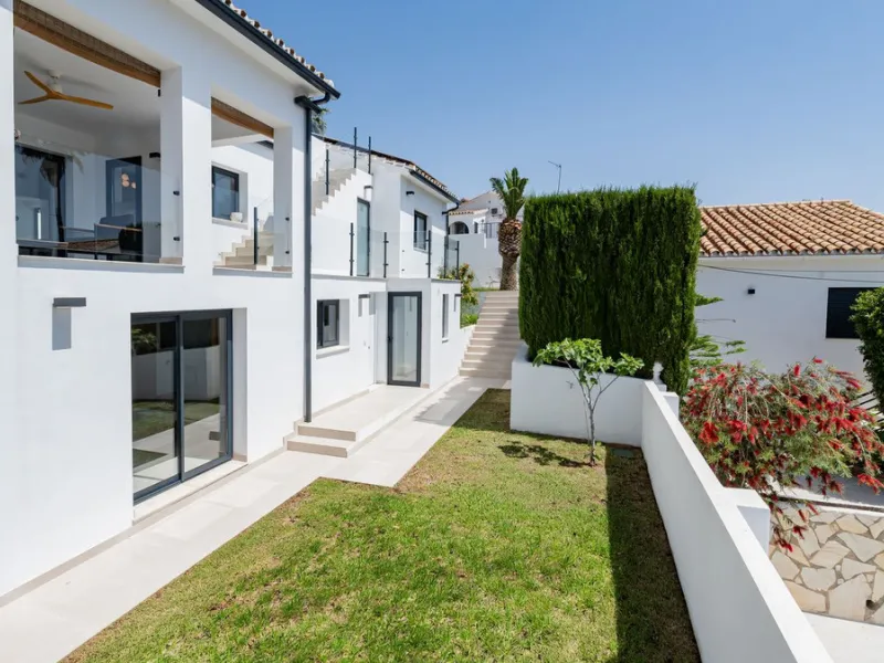 Detached villa set within an exclusive residential development, combining tranquillity, privacy and an unbeatable location.