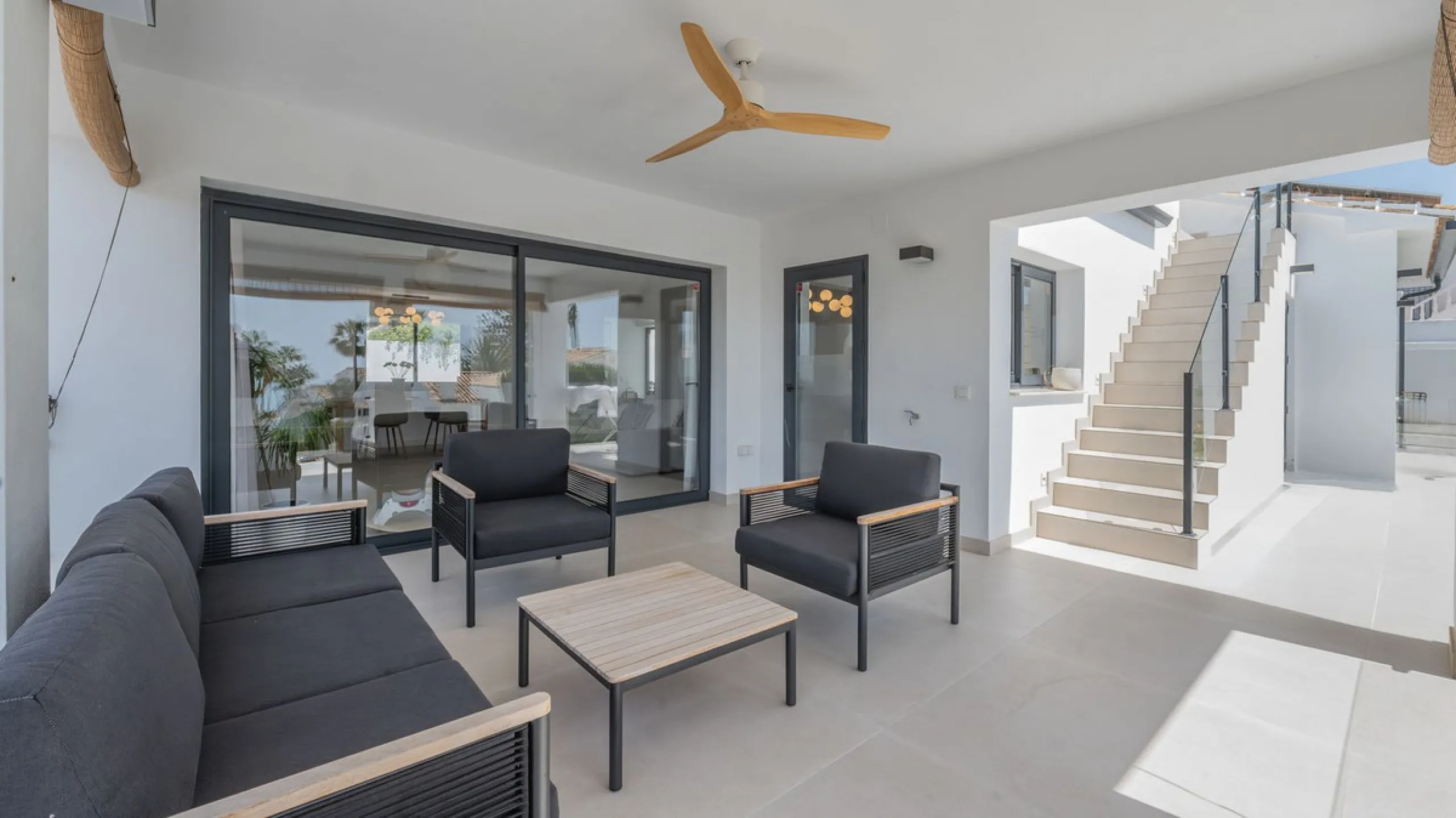 Detached villa set within an exclusive residential development, combining tranquillity, privacy and an unbeatable location.