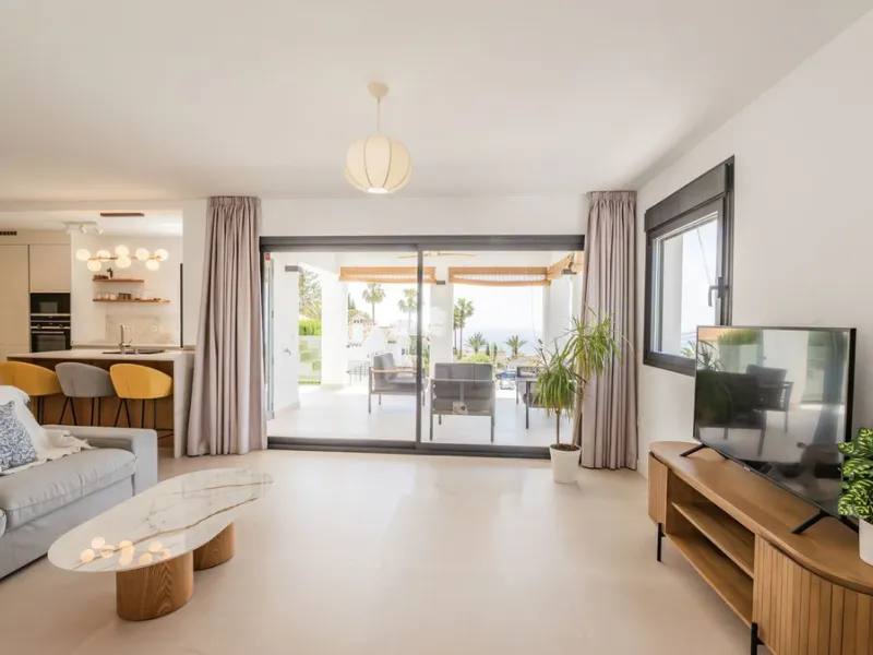Detached villa set within an exclusive residential development, combining tranquillity, privacy and an unbeatable location.