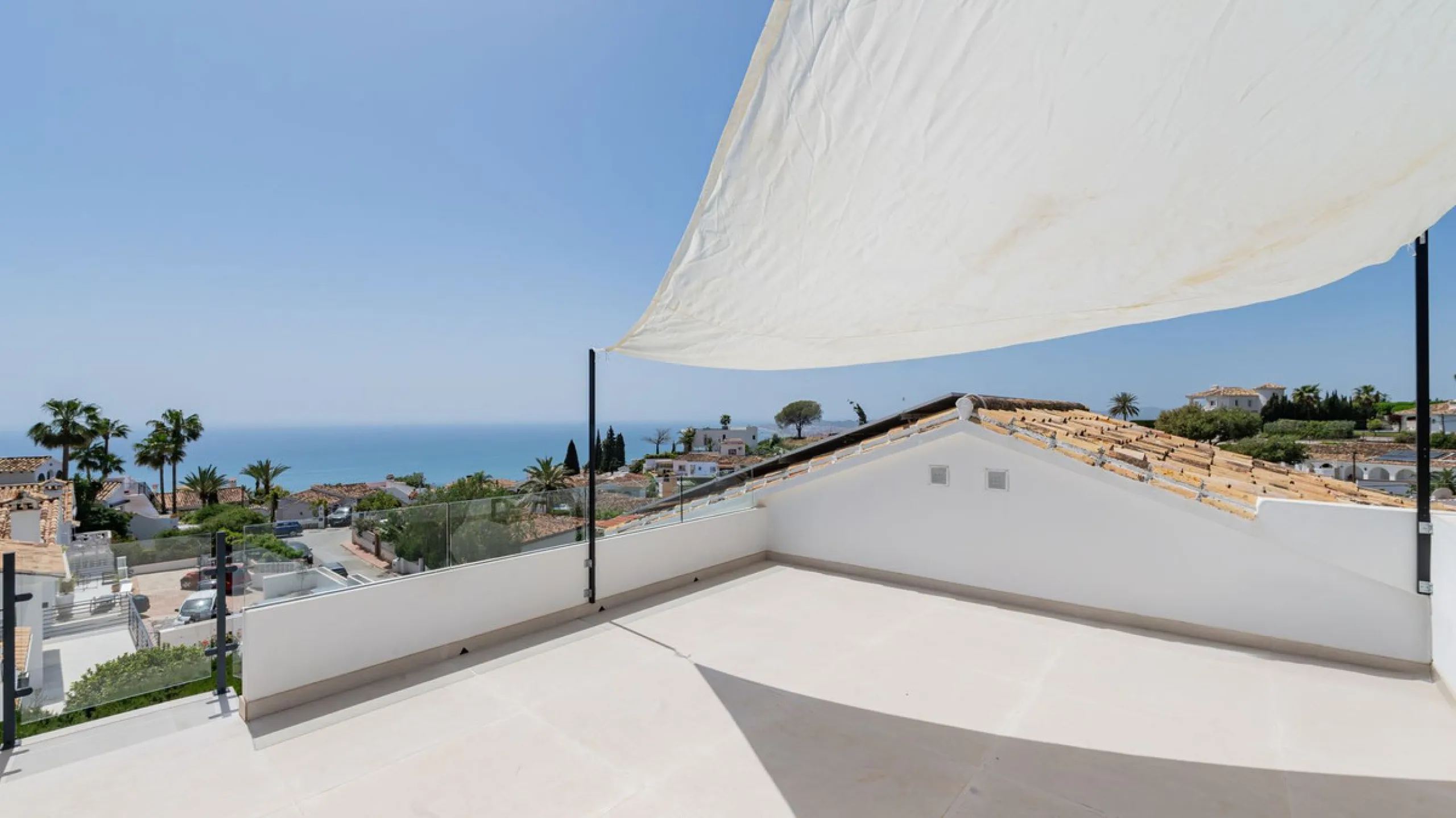 Detached villa set within an exclusive residential development, combining tranquillity, privacy and an unbeatable location.