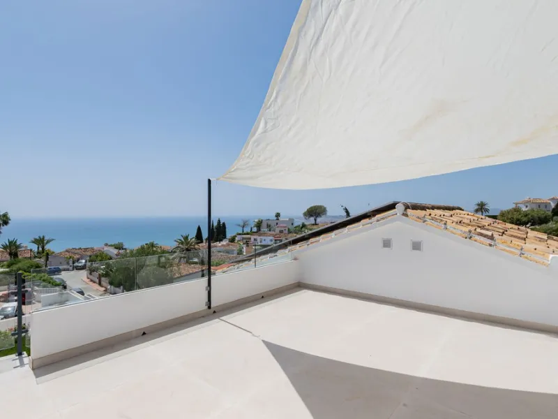 Detached villa set within an exclusive residential development, combining tranquillity, privacy and an unbeatable location.