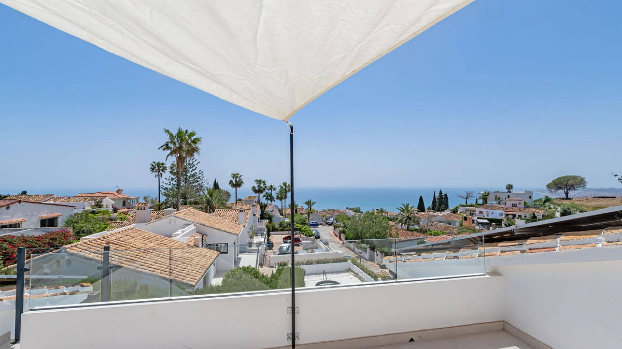 Detached villa set within an exclusive residential development, combining tranquillity, privacy and an unbeatable location.