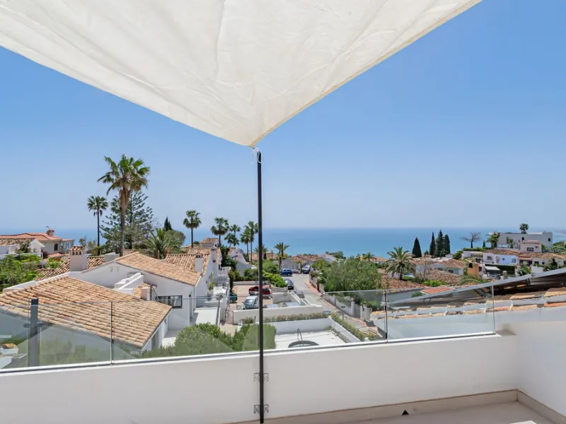 Detached villa set within an exclusive residential development, combining tranquillity, privacy and an unbeatable location.