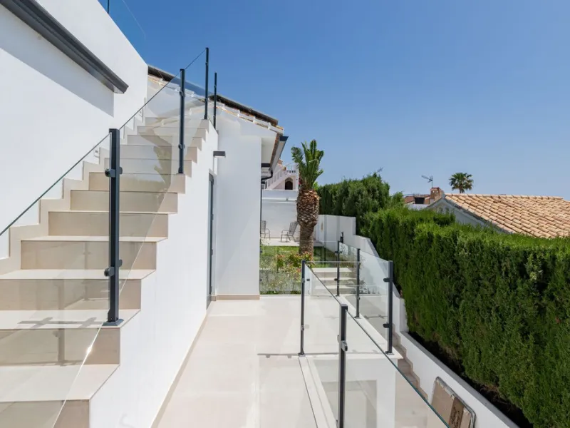 Detached villa set within an exclusive residential development, combining tranquillity, privacy and an unbeatable location.