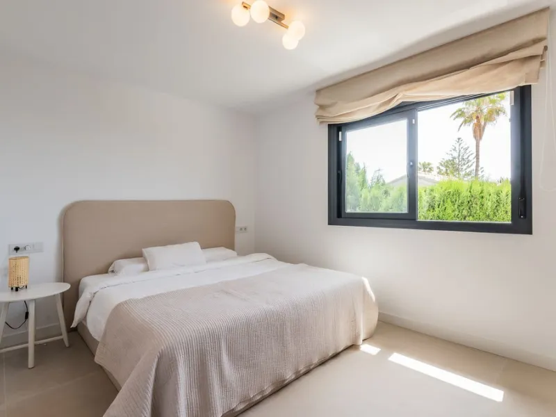 Detached villa set within an exclusive residential development, combining tranquillity, privacy and an unbeatable location.