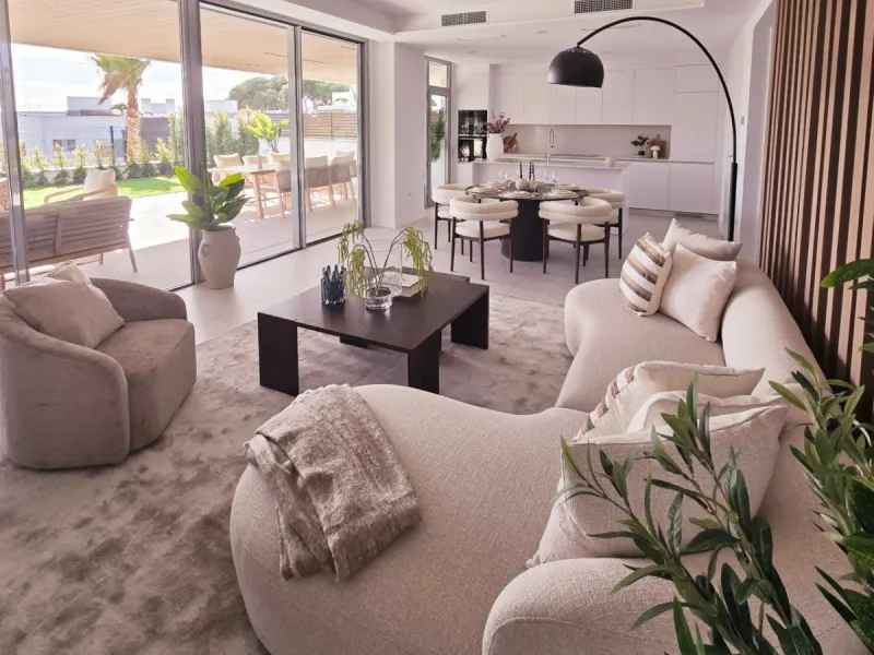 Luxury apartment located in the prestigious residential complex Santa Clara Homes, one of the most sought-after developments in Marbella. This exclusive duplex with private garden offers a unique combination of contemporary design, generous indoor and out