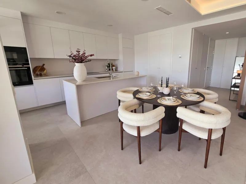 Luxury apartment located in the prestigious residential complex Santa Clara Homes, one of the most sought-after developments in Marbella. This exclusive duplex with private garden offers a unique combination of contemporary design, generous indoor and out