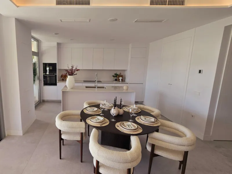 Luxury apartment located in the prestigious residential complex Santa Clara Homes, one of the most sought-after developments in Marbella. This exclusive duplex with private garden offers a unique combination of contemporary design, generous indoor and out