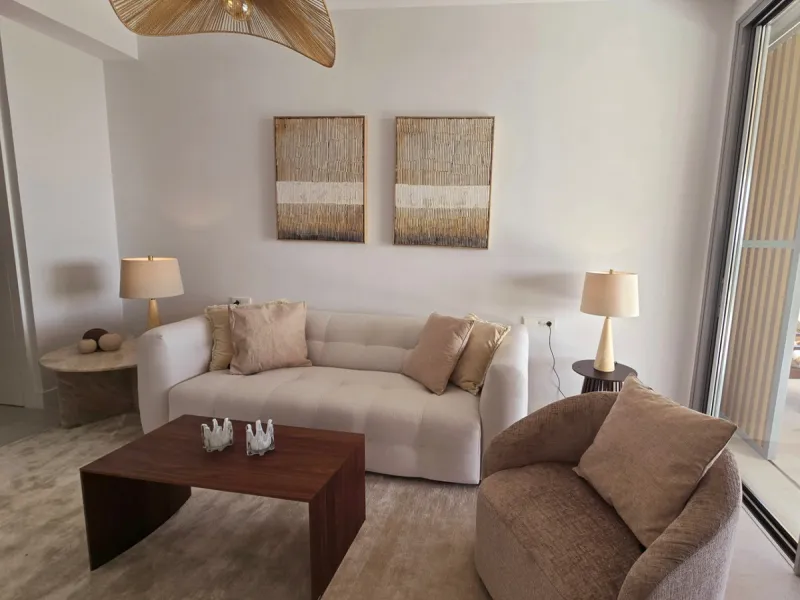 Luxury apartment located in the prestigious residential complex Santa Clara Homes, one of the most sought-after developments in Marbella. This exclusive duplex with private garden offers a unique combination of contemporary design, generous indoor and out