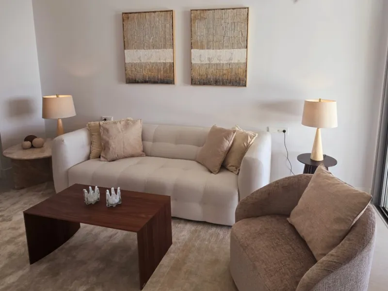 Luxury apartment located in the prestigious residential complex Santa Clara Homes, one of the most sought-after developments in Marbella. This exclusive duplex with private garden offers a unique combination of contemporary design, generous indoor and out