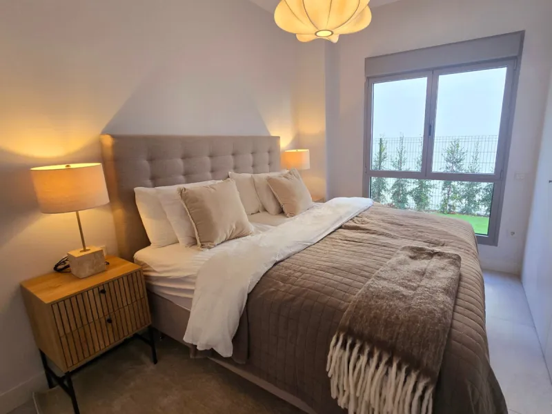 Luxury apartment located in the prestigious residential complex Santa Clara Homes, one of the most sought-after developments in Marbella. This exclusive duplex with private garden offers a unique combination of contemporary design, generous indoor and out