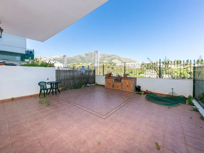 Your Private Oasis in Torreblanca! Ground Floor with Garden, Pool & Gym