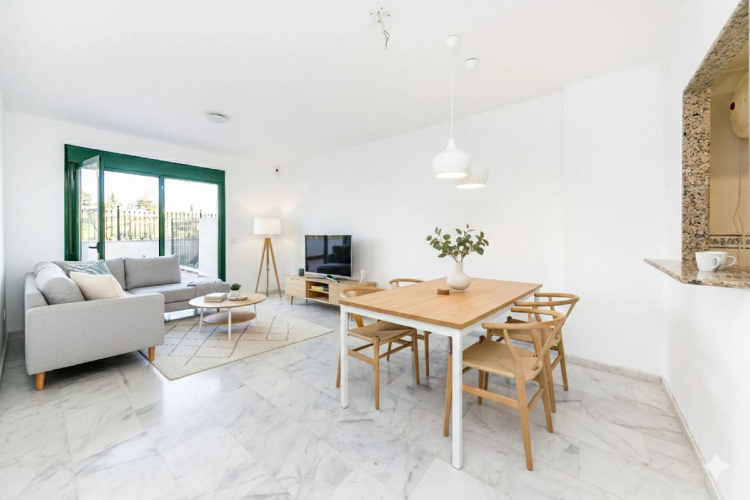 Your Private Oasis in Torreblanca! Ground Floor with Garden, Pool & Gym