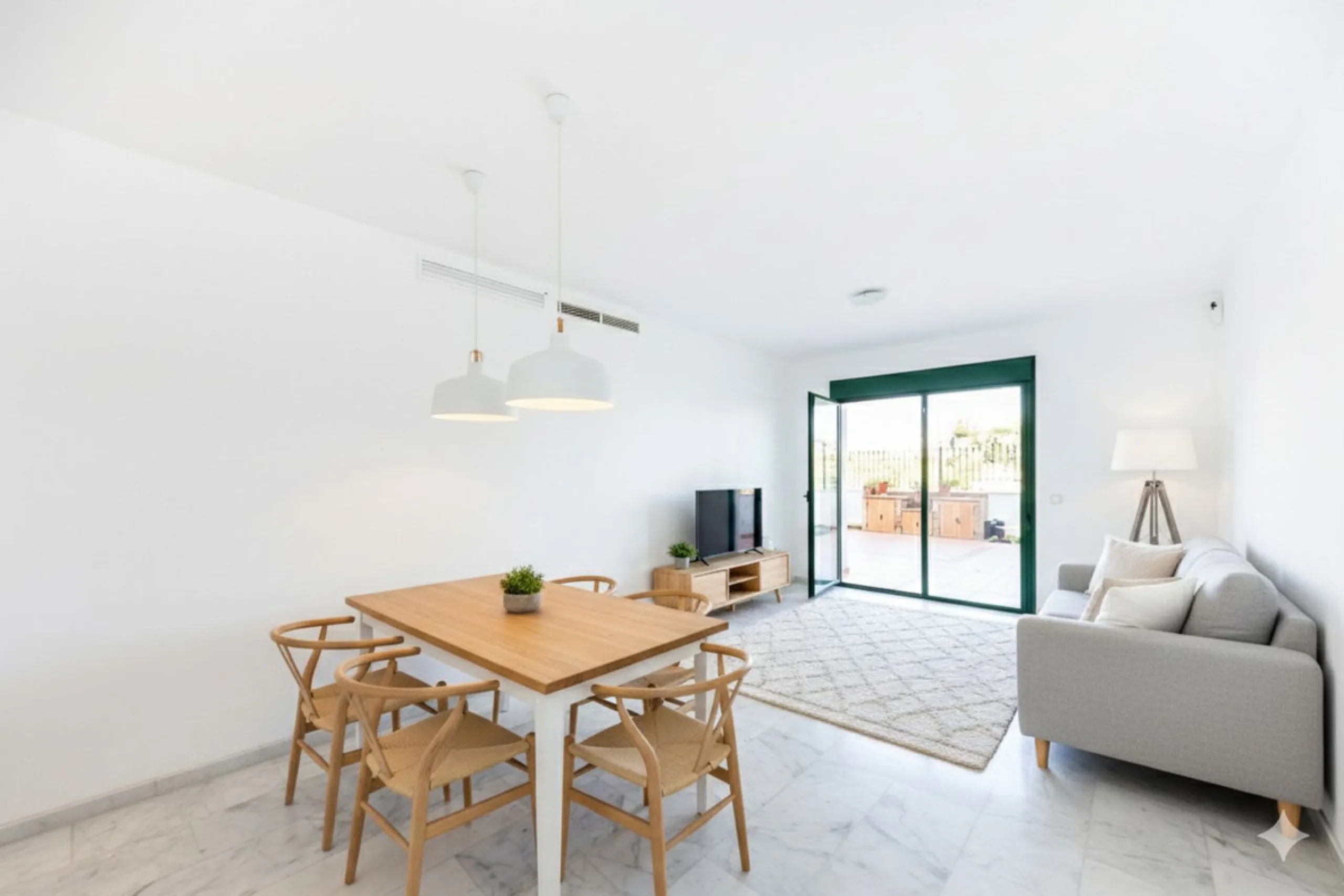 Your Private Oasis in Torreblanca! Ground Floor with Garden, Pool & Gym