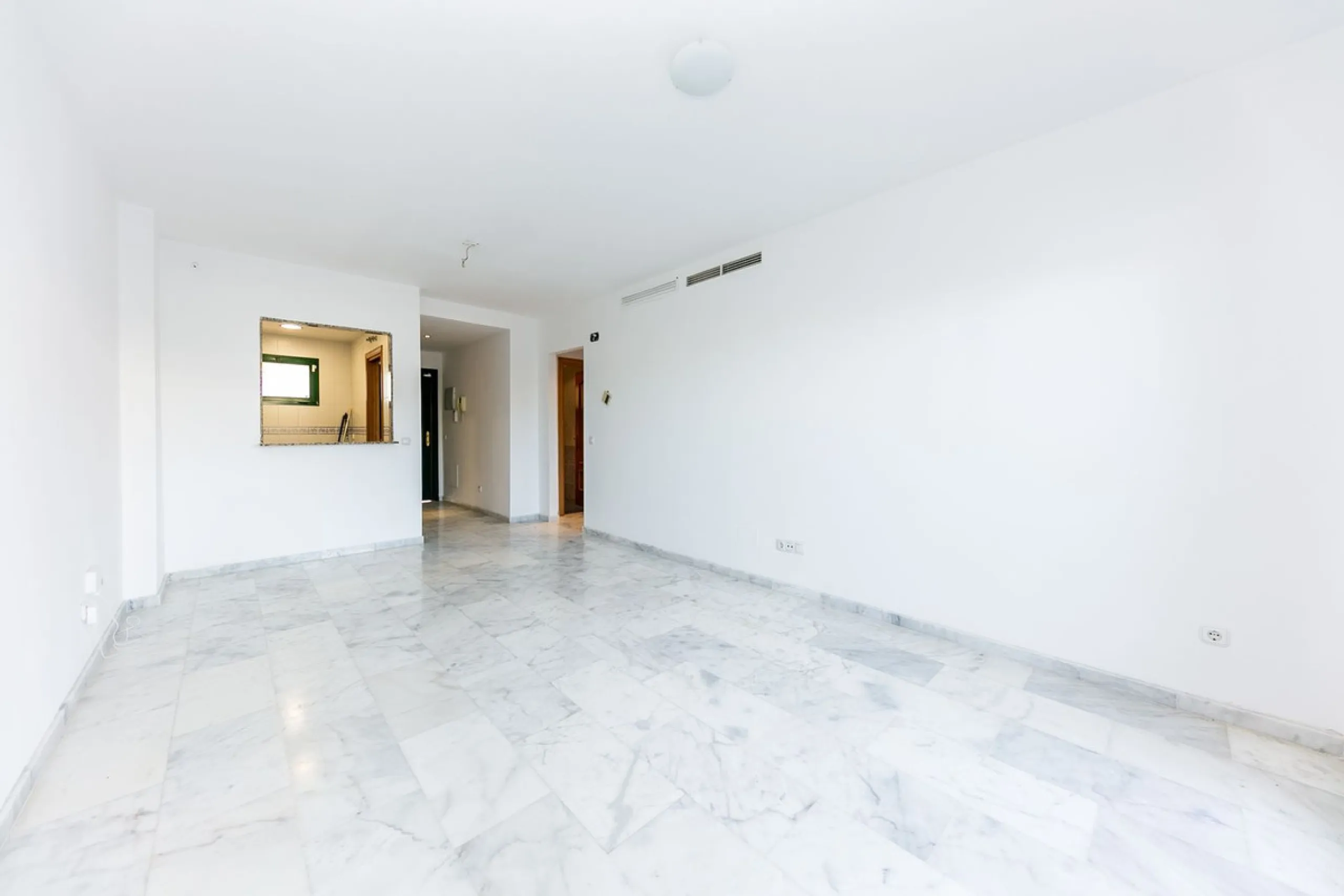 Your Private Oasis in Torreblanca! Ground Floor with Garden, Pool & Gym