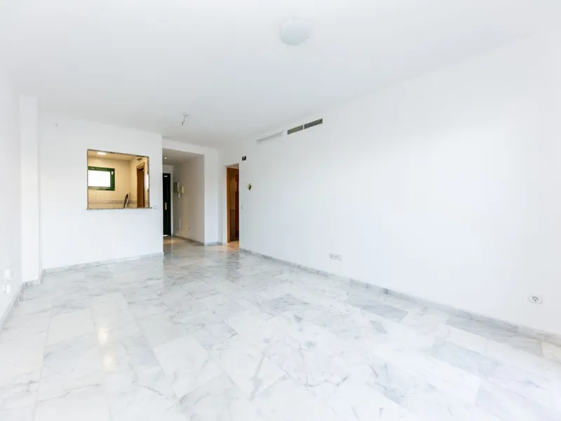 Your Private Oasis in Torreblanca! Ground Floor with Garden, Pool & Gym