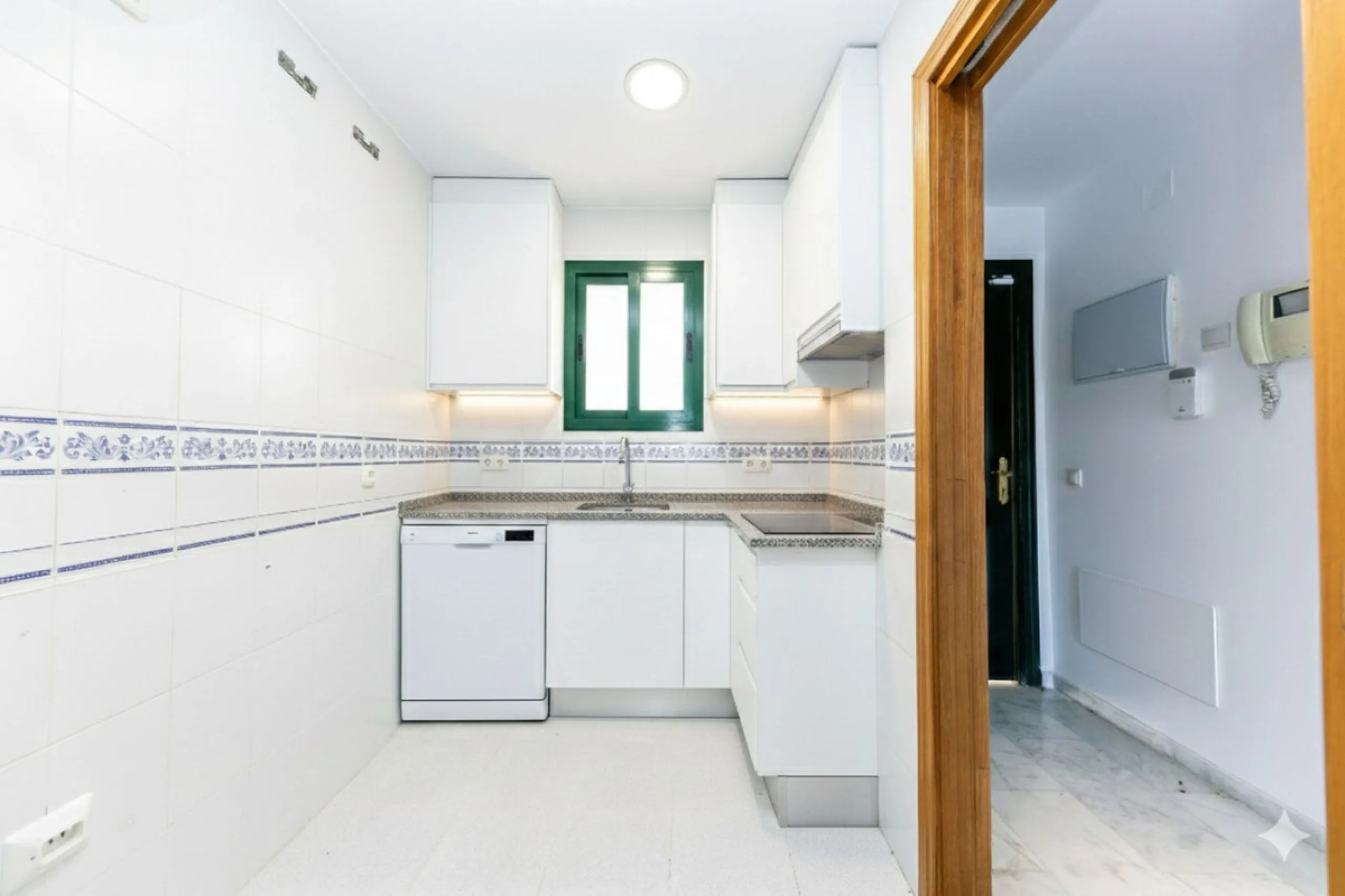 Your Private Oasis in Torreblanca! Ground Floor with Garden, Pool & Gym