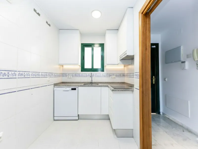 Your Private Oasis in Torreblanca! Ground Floor with Garden, Pool & Gym