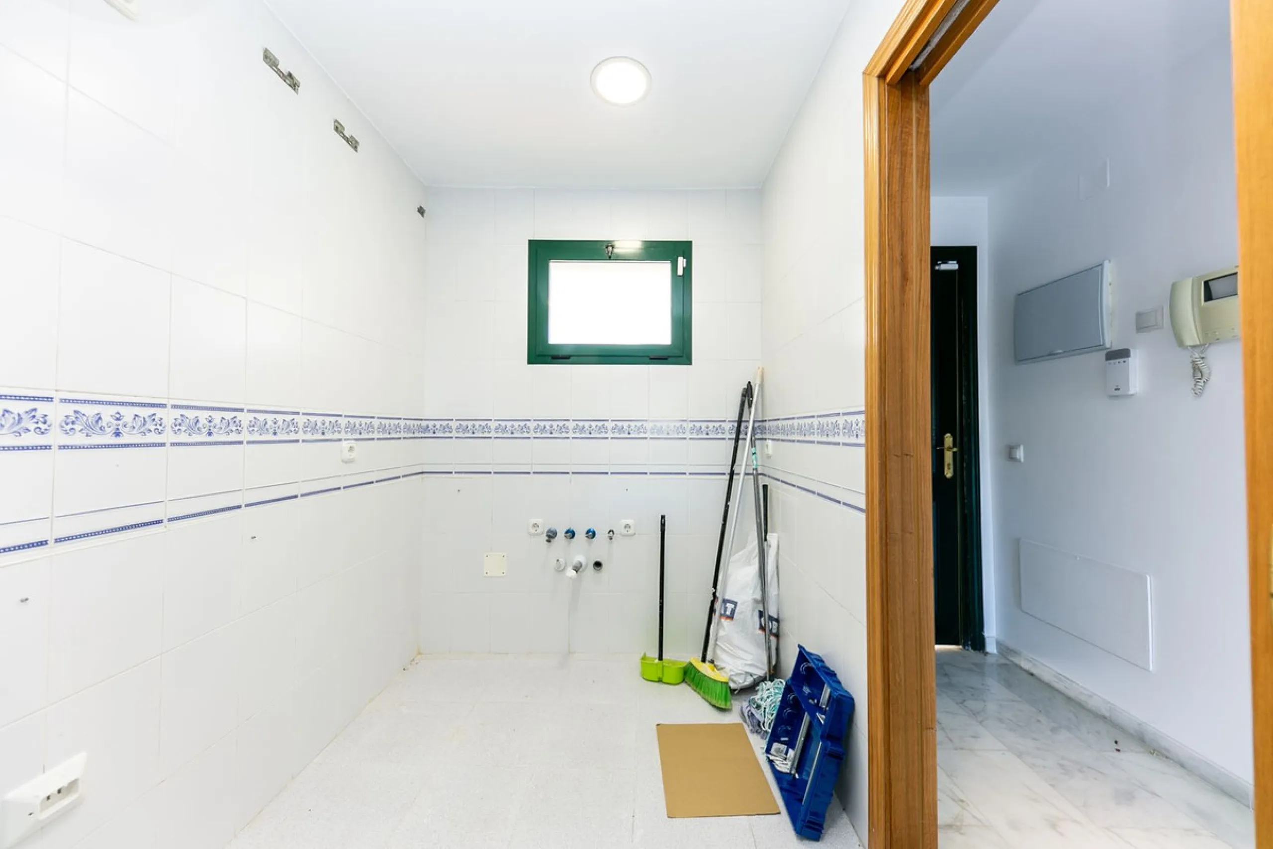 Your Private Oasis in Torreblanca! Ground Floor with Garden, Pool & Gym