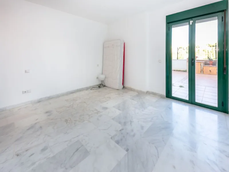 Your Private Oasis in Torreblanca! Ground Floor with Garden, Pool & Gym