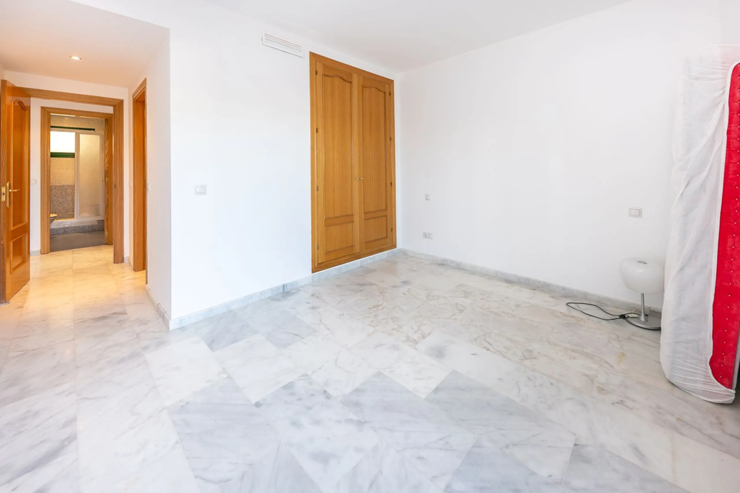 Your Private Oasis in Torreblanca! Ground Floor with Garden, Pool & Gym
