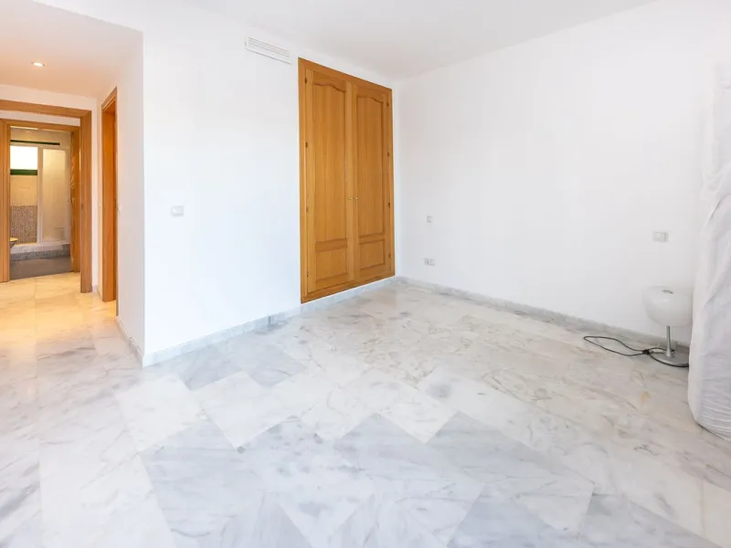 Your Private Oasis in Torreblanca! Ground Floor with Garden, Pool & Gym