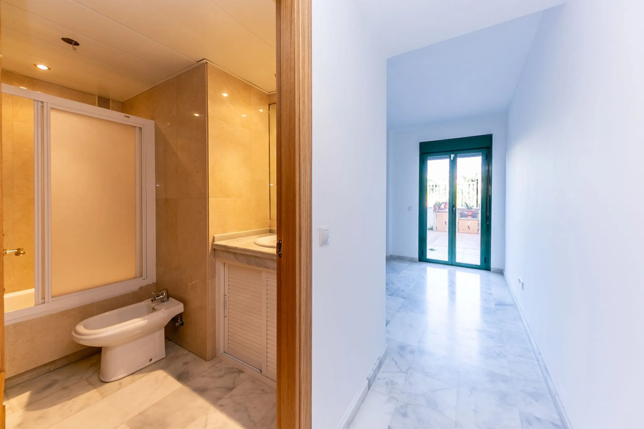 Your Private Oasis in Torreblanca! Ground Floor with Garden, Pool & Gym