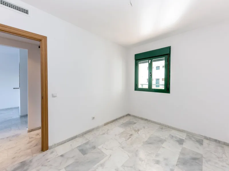 Your Private Oasis in Torreblanca! Ground Floor with Garden, Pool & Gym
