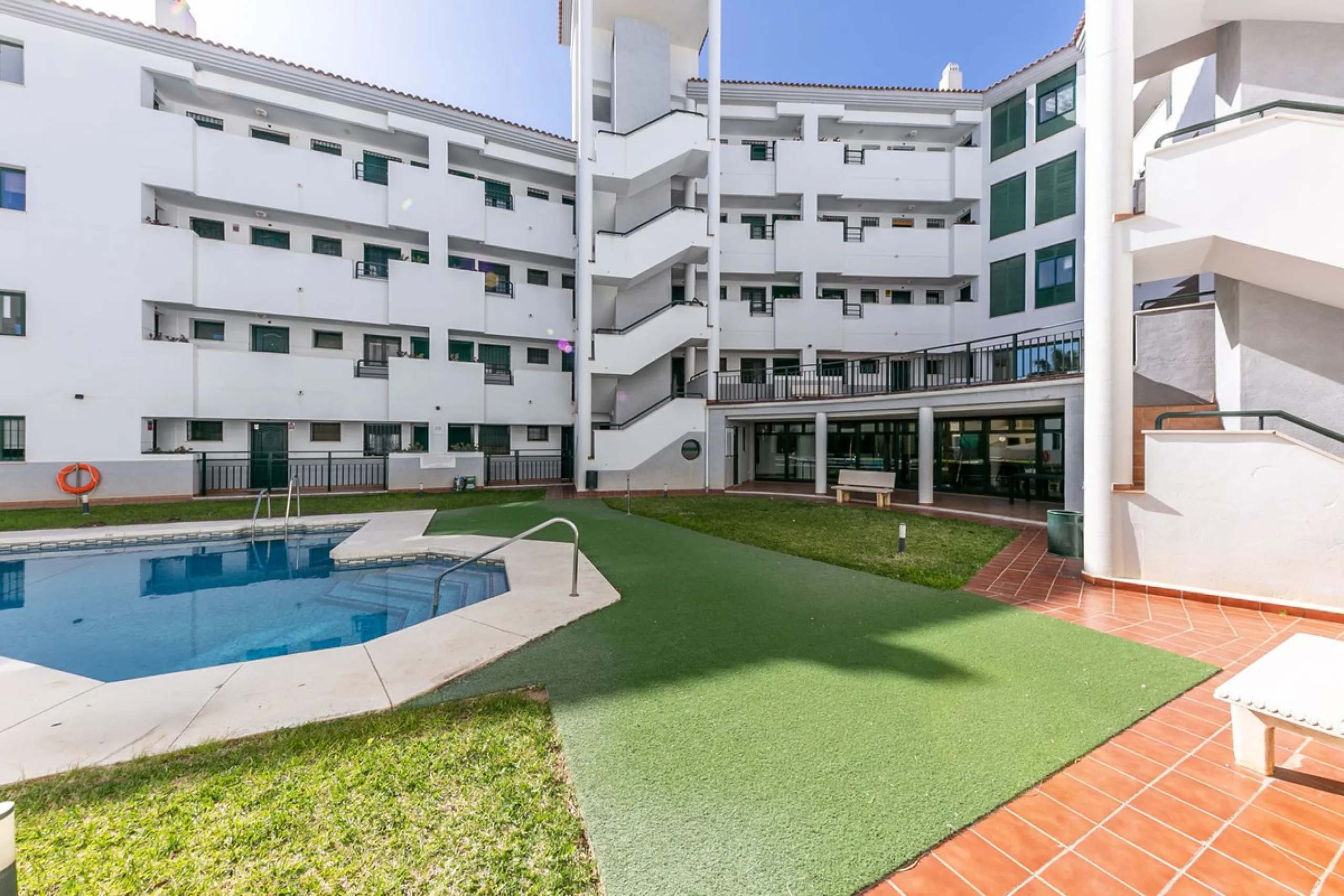 Your Private Oasis in Torreblanca! Ground Floor with Garden, Pool & Gym