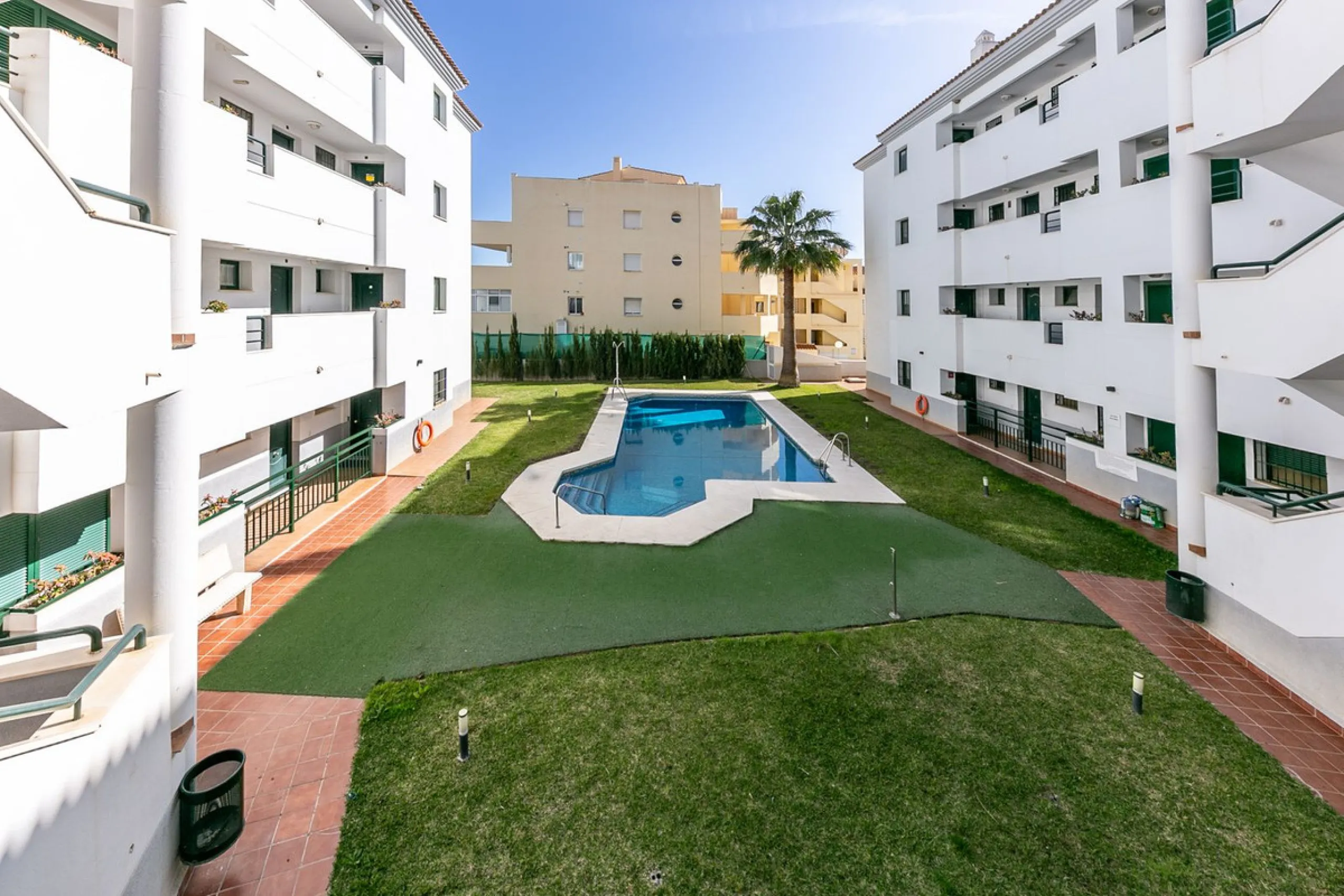 Your Private Oasis in Torreblanca! Ground Floor with Garden, Pool & Gym