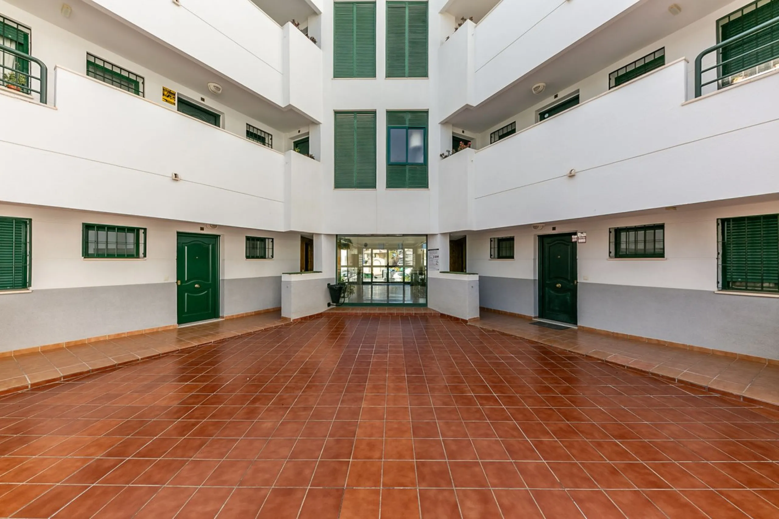 Your Private Oasis in Torreblanca! Ground Floor with Garden, Pool & Gym