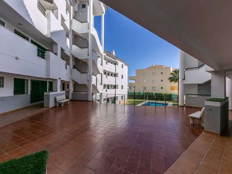 Your Private Oasis in Torreblanca! Ground Floor with Garden, Pool & Gym