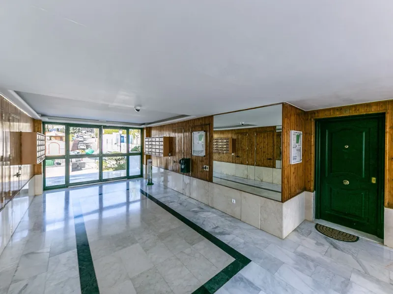 Your Private Oasis in Torreblanca! Ground Floor with Garden, Pool & Gym