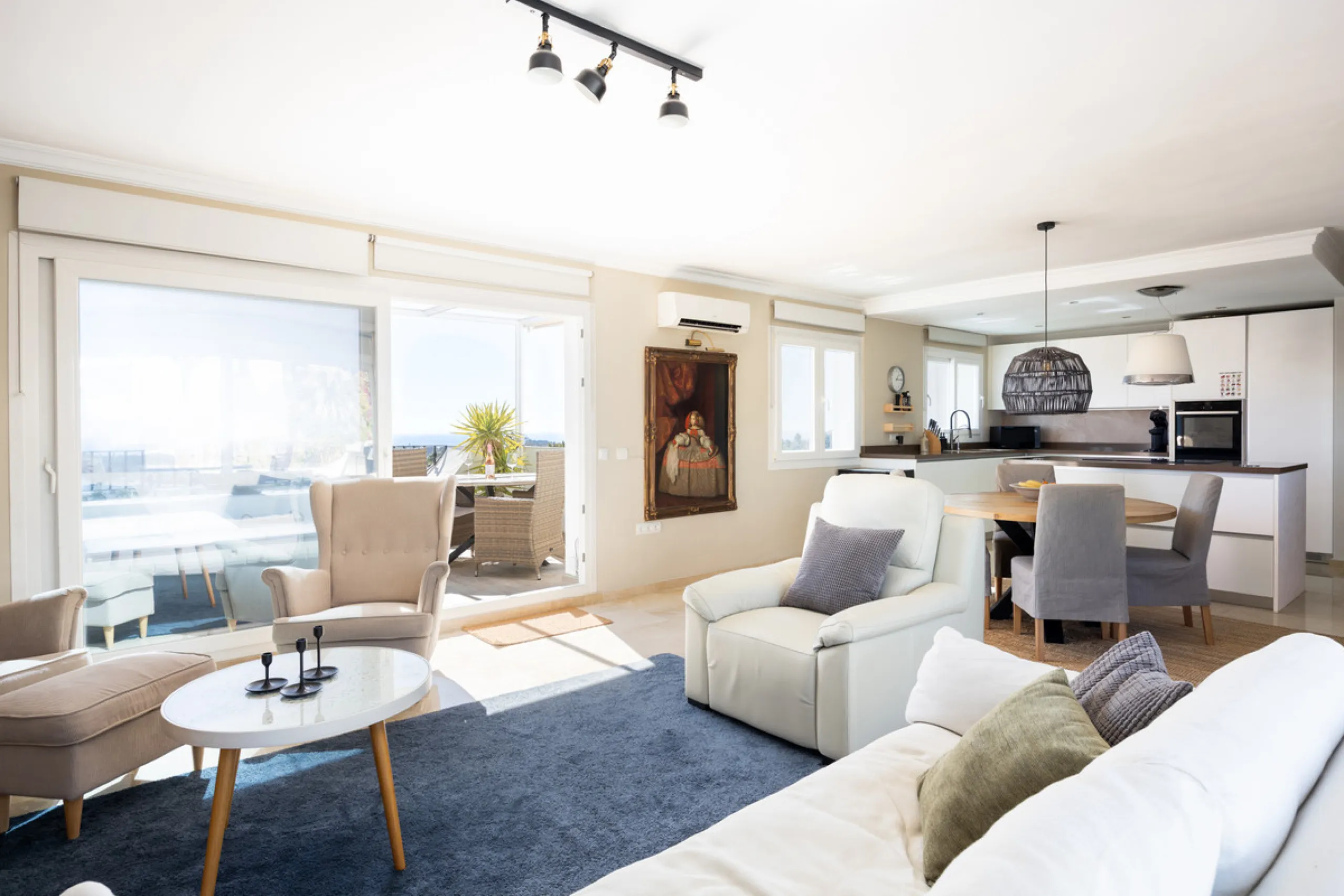 Apartment - Penthouse в продаже в El Paraiso, Málaga. В доме 2 спален и 2 ванных комнат. Площадь дома 115 м²