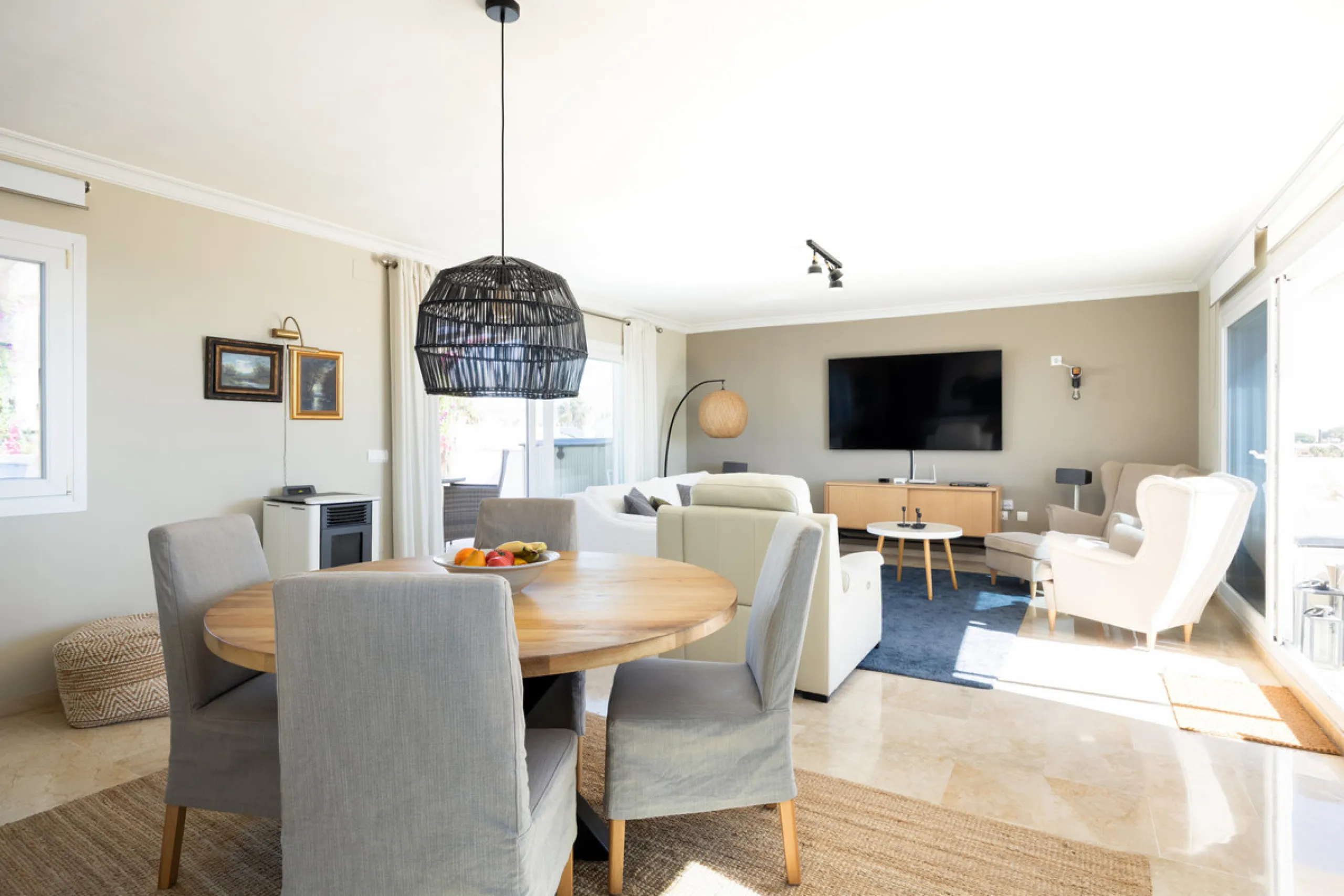 Apartment - Penthouse в продаже в El Paraiso, Málaga. В доме 2 спален и 2 ванных комнат. Площадь дома 115 м²